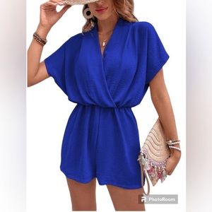SHEIN Women's Romper with Batwing Sleeves V neck in Blue Flowy Size M 6 NWOT